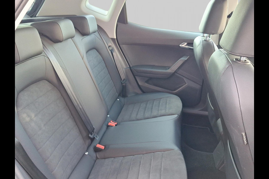 Seat Arona 1.0 TSI Style Business Intense Plus Incl. Achteruitrijcamera | Stoelverwarming | Afneembare Trekhaak