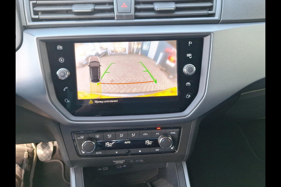 Seat Arona 1.0 TSI Style Business Intense Plus Incl. Achteruitrijcamera | Stoelverwarming | Afneembare Trekhaak