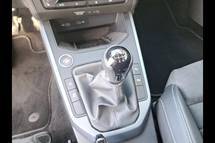 Seat Arona 1.0 TSI Style Business Intense Plus Incl. Achteruitrijcamera | Stoelverwarming | Afneembare Trekhaak