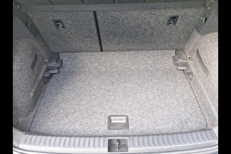 Seat Arona 1.0 TSI Style Business Intense Plus Incl. Achteruitrijcamera | Stoelverwarming | Afneembare Trekhaak