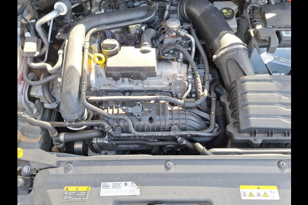 Seat Arona 1.0 TSI Style Business Intense Plus Incl. Achteruitrijcamera | Stoelverwarming | Afneembare Trekhaak