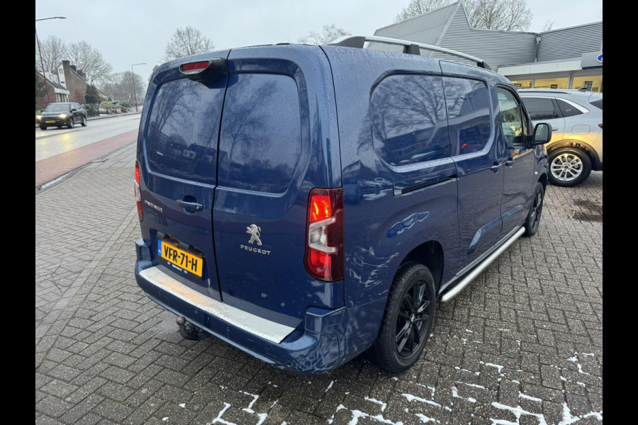 Peugeot Partner 1.5 BlueHDI Asphalt Long | SCI | 130pk Automaat | Adaptieve Cruise |  Side bars | Stoelverwarming | 3 zits | Vooruitverwarming | Lichtmetaal