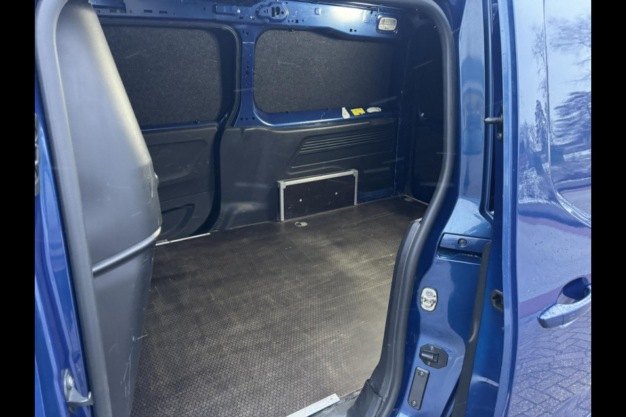 Peugeot Partner 1.5 BlueHDI Asphalt Long | SCI | 130pk Automaat | Adaptieve Cruise |  Side bars | Stoelverwarming | 3 zits | Vooruitverwarming | Lichtmetaal