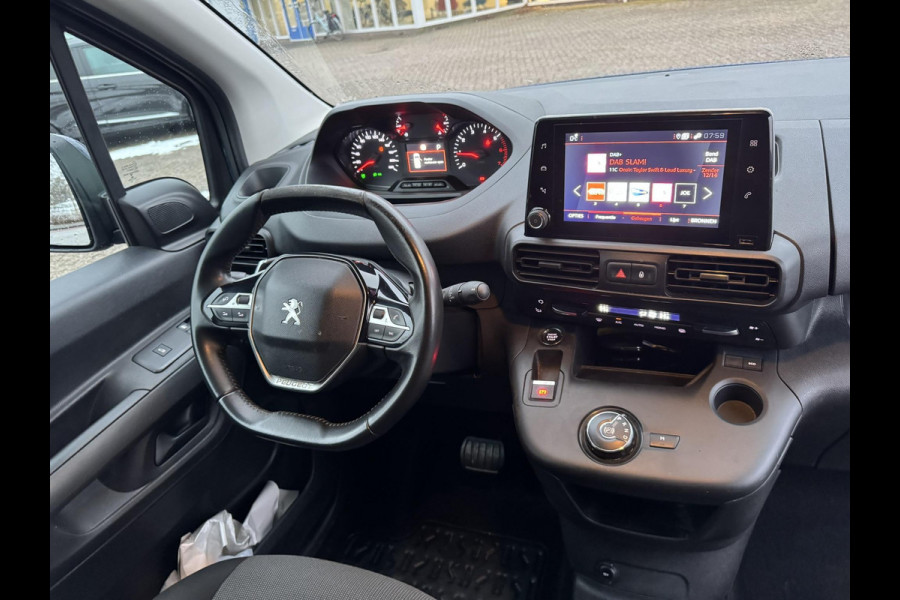 Peugeot Partner 1.5 BlueHDI Asphalt Long | SCI | 130pk Automaat | Adaptieve Cruise |  Side bars | Stoelverwarming | 3 zits | Vooruitverwarming | Lichtmetaal