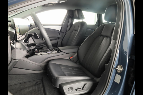 Audi A6 Avant e-tron Advanced edition performance 100 kWh 367 pk | Navigatie | Warmtepomp | Parkeersensoren (Park assist) | Rondomzicht camera | Elektr. voorstoelen | Stoelverwarming v/a | Matrix LED |