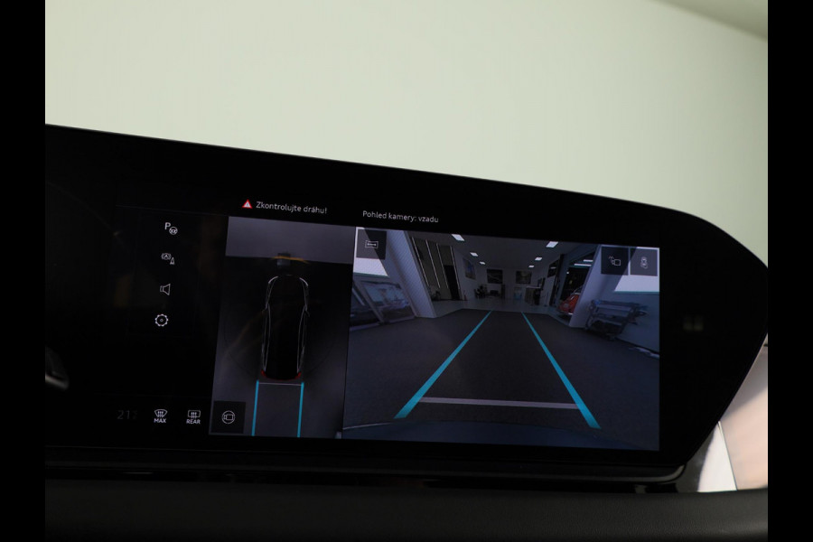 Audi A6 Avant e-tron Advanced edition performance 100 kWh 367 pk | Navigatie | Warmtepomp | Parkeersensoren (Park assist) | Rondomzicht camera | Elektr. voorstoelen | Stoelverwarming v/a | Matrix LED |