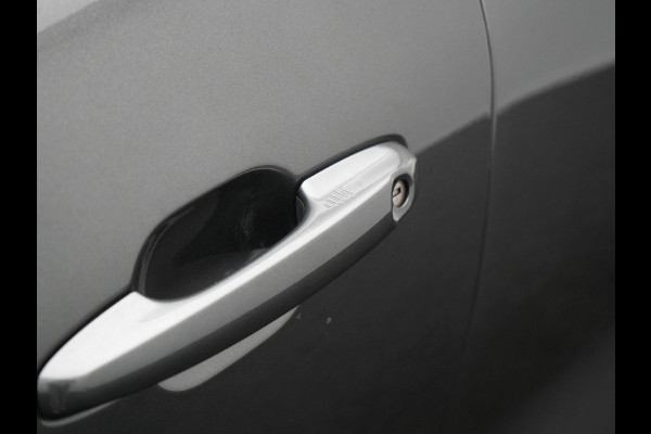 Ford Kuga 1.5 EcoBoost ST-Line 150pk Dealer O.H. | 1800kg Trekgewicht | Trekhaak Af Fabriek | Panodak | Adaptive Cruise | 360 Camera | Sportstoelen & Stuur Verwarmd | Apple Carplay | Keyless | Virtual | Blis | Navigatie | DAB |