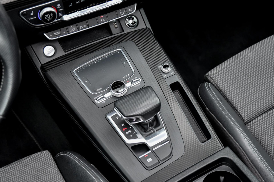 Audi Q5 50 TFSI e quattro S edition. Pano, Carbon, Sfeer, Camera, Virtual, Keyless, Matrix, 22'', Trekhaak!