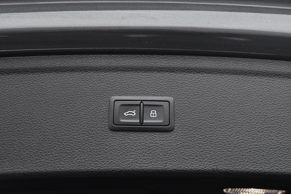 Audi Q5 50 TFSI e quattro S edition. Pano, Carbon, Sfeer, Camera, Virtual, Keyless, Matrix, 22'', Trekhaak!