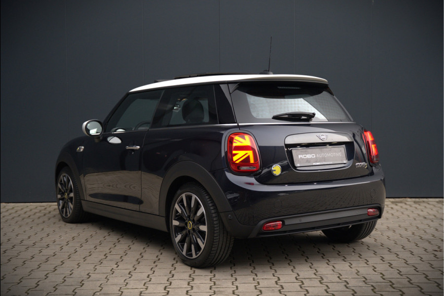 MINI Mini Electric Yours 33 kWh | Panoramadak | Harman Kardon | Head-Up Display | Union Jack | Stoelverwarming | Keyless | Apple Carplay | Navigatie | Camera | Parkeersensoren | Warmtepomp | Leer | Cruise Control | DAB |