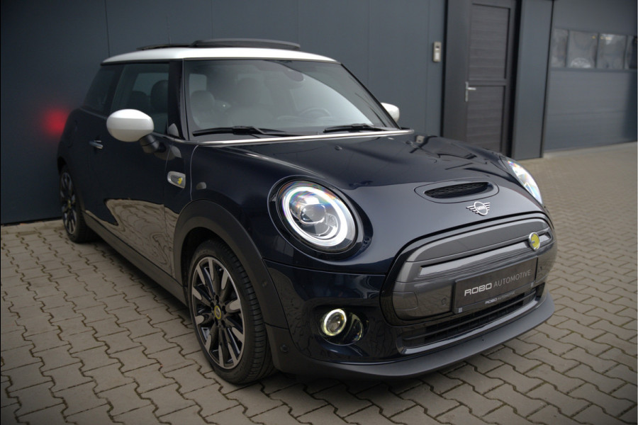 MINI Mini Electric Yours 33 kWh | Panoramadak | Harman Kardon | Head-Up Display | Union Jack | Stoelverwarming | Keyless | Apple Carplay | Navigatie | Camera | Parkeersensoren | Warmtepomp | Leer | Cruise Control | DAB |