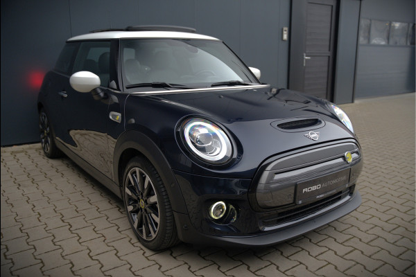 MINI Mini Electric Yours 33 kWh | Panoramadak | Harman Kardon | Head-Up Display | Union Jack | Stoelverwarming | Keyless | Apple Carplay | Navigatie | Camera | Parkeersensoren | Warmtepomp | Leer | Cruise Control | DAB |