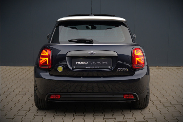 MINI Mini Electric Yours 33 kWh | Panoramadak | Harman Kardon | Head-Up Display | Union Jack | Stoelverwarming | Keyless | Apple Carplay | Navigatie | Camera | Parkeersensoren | Warmtepomp | Leer | Cruise Control | DAB |