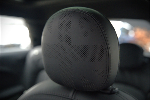 MINI Mini Electric Yours 33 kWh | Panoramadak | Harman Kardon | Head-Up Display | Union Jack | Stoelverwarming | Keyless | Apple Carplay | Navigatie | Camera | Parkeersensoren | Warmtepomp | Leer | Cruise Control | DAB |