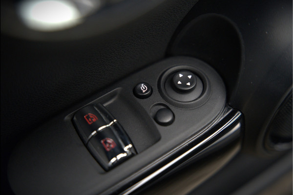 MINI Mini Electric Yours 33 kWh | Panoramadak | Harman Kardon | Head-Up Display | Union Jack | Stoelverwarming | Keyless | Apple Carplay | Navigatie | Camera | Parkeersensoren | Warmtepomp | Leer | Cruise Control | DAB |