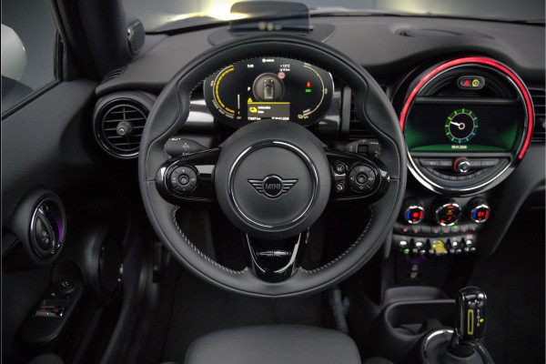 MINI Mini Electric Yours 33 kWh | Panoramadak | Harman Kardon | Head-Up Display | Union Jack | Stoelverwarming | Keyless | Apple Carplay | Navigatie | Camera | Parkeersensoren | Warmtepomp | Leer | Cruise Control | DAB |
