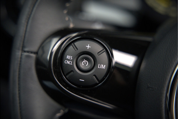 MINI Mini Electric Yours 33 kWh | Panoramadak | Harman Kardon | Head-Up Display | Union Jack | Stoelverwarming | Keyless | Apple Carplay | Navigatie | Camera | Parkeersensoren | Warmtepomp | Leer | Cruise Control | DAB |