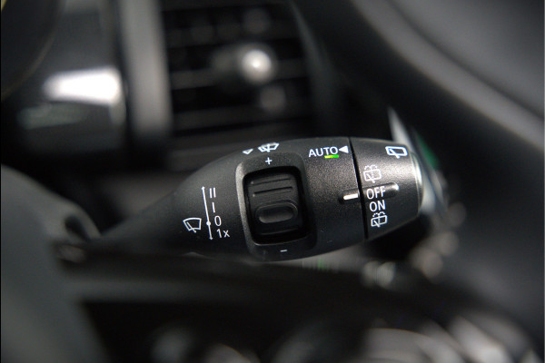 MINI Mini Electric Yours 33 kWh | Panoramadak | Harman Kardon | Head-Up Display | Union Jack | Stoelverwarming | Keyless | Apple Carplay | Navigatie | Camera | Parkeersensoren | Warmtepomp | Leer | Cruise Control | DAB |