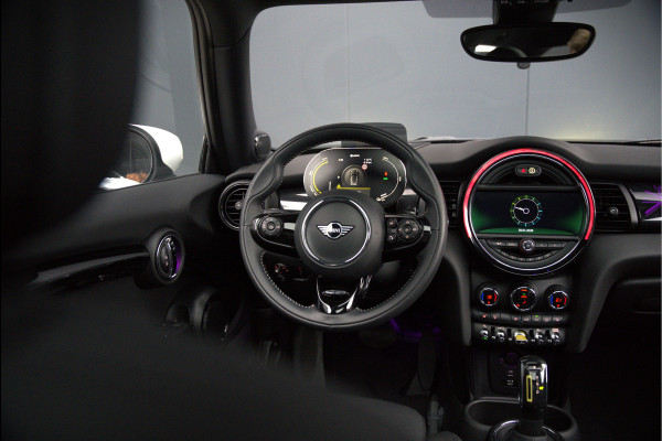 MINI Mini Electric Yours 33 kWh | Panoramadak | Harman Kardon | Head-Up Display | Union Jack | Stoelverwarming | Keyless | Apple Carplay | Navigatie | Camera | Parkeersensoren | Warmtepomp | Leer | Cruise Control | DAB |