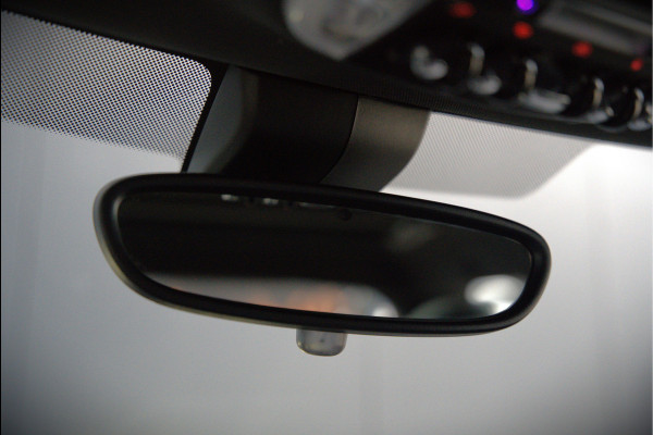 MINI Mini Electric Yours 33 kWh | Panoramadak | Harman Kardon | Head-Up Display | Union Jack | Stoelverwarming | Keyless | Apple Carplay | Navigatie | Camera | Parkeersensoren | Warmtepomp | Leer | Cruise Control | DAB |