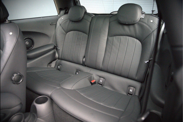 MINI Mini Electric Yours 33 kWh | Panoramadak | Harman Kardon | Head-Up Display | Union Jack | Stoelverwarming | Keyless | Apple Carplay | Navigatie | Camera | Parkeersensoren | Warmtepomp | Leer | Cruise Control | DAB |