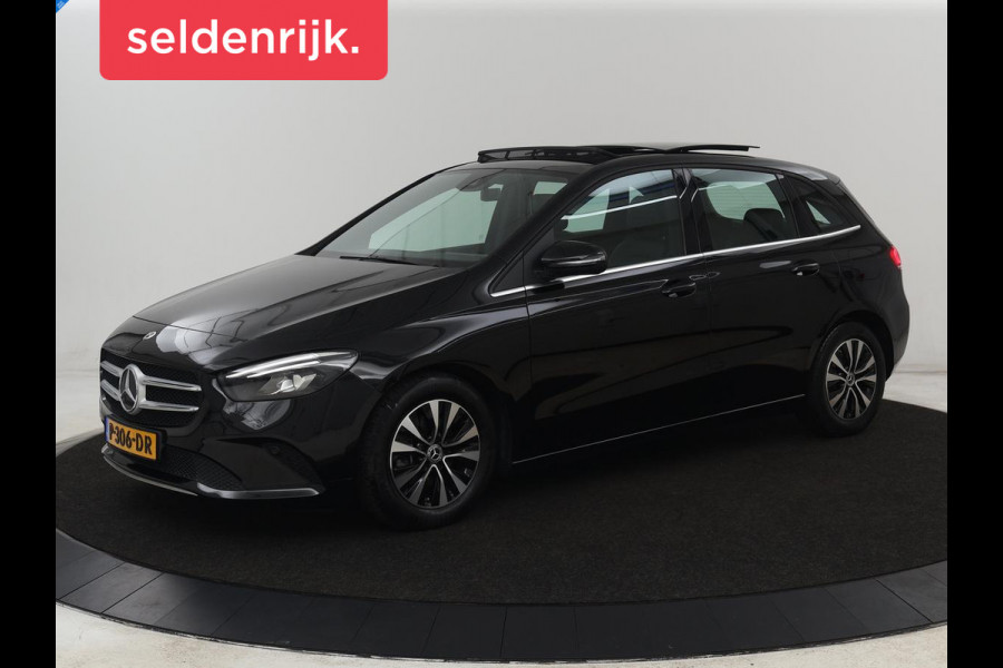 Mercedes-Benz B-Klasse 180 Business Solution | Panoramadak | Stoelverwarming | Carplay | Camera | Half leder | Navigatie | Park Assist | Keyless | Widescreen | Full LED