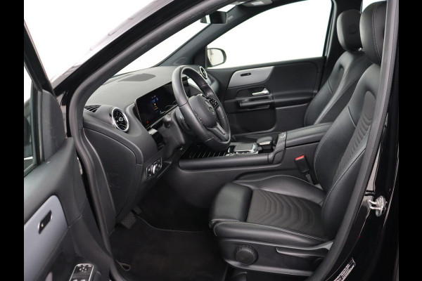 Mercedes-Benz B-Klasse 180 Business Solution | Panoramadak | Stoelverwarming | Carplay | Camera | Half leder | Navigatie | Park Assist | Keyless | Widescreen | Full LED