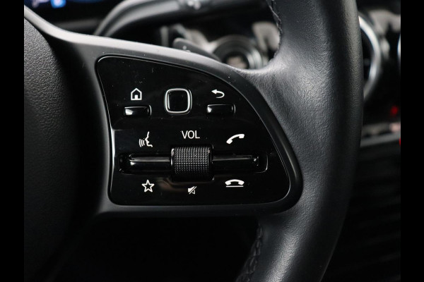 Mercedes-Benz B-Klasse 180 Business Solution | Panoramadak | Stoelverwarming | Carplay | Camera | Half leder | Navigatie | Park Assist | Keyless | Widescreen | Full LED