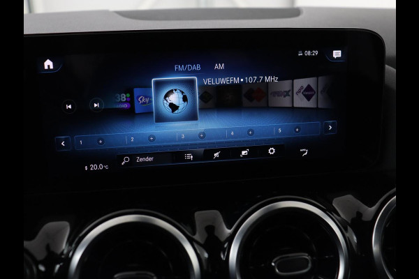 Mercedes-Benz B-Klasse 180 Business Solution | Panoramadak | Stoelverwarming | Carplay | Camera | Half leder | Navigatie | Park Assist | Keyless | Widescreen | Full LED