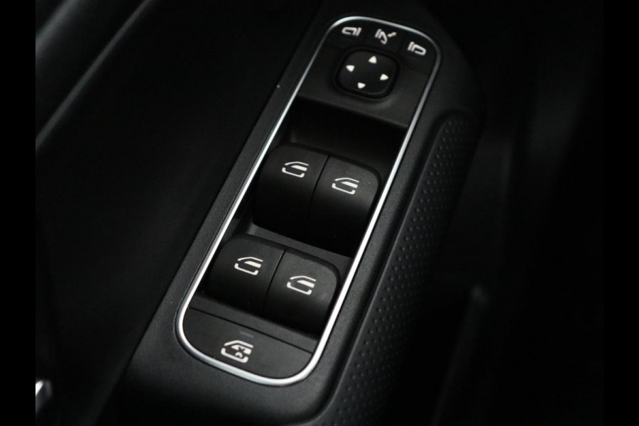 Mercedes-Benz B-Klasse 180 Business Solution | Panoramadak | Stoelverwarming | Carplay | Camera | Half leder | Navigatie | Park Assist | Keyless | Widescreen | Full LED