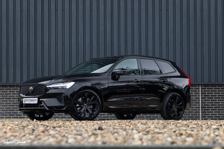 Volvo XC60 2.0 T8 Plug-in hybrid AWD Plus Black Edition | Luchtvering | Harman Kardon | Adaptieve cruise | Panorama dak | Nieuw |