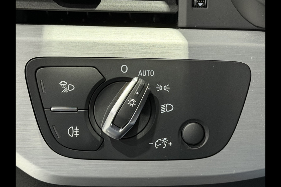 Audi A4 Avant 35 TFSI S Edition NW Model / Navi / Camera / Led / Trekhaak