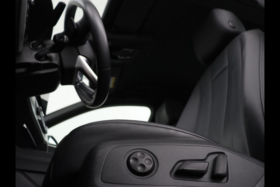 Audi A4 35 TFSI S edition | Leder | Stoelverwarming | Adaptive cruise | Memory | Camera | Carplay | Side Assist | Navigatie | Full LED | Climate control | S Line