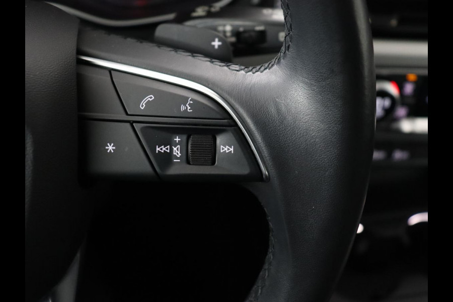 Audi A4 35 TFSI S edition | Leder | Stoelverwarming | Adaptive cruise | Memory | Camera | Carplay | Side Assist | Navigatie | Full LED | Climate control | S Line