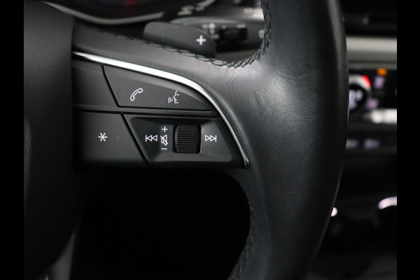 Audi A4 35 TFSI S edition | Leder | Stoelverwarming | Adaptive cruise | Memory | Camera | Carplay | Side Assist | Navigatie | Full LED | Climate control | S Line