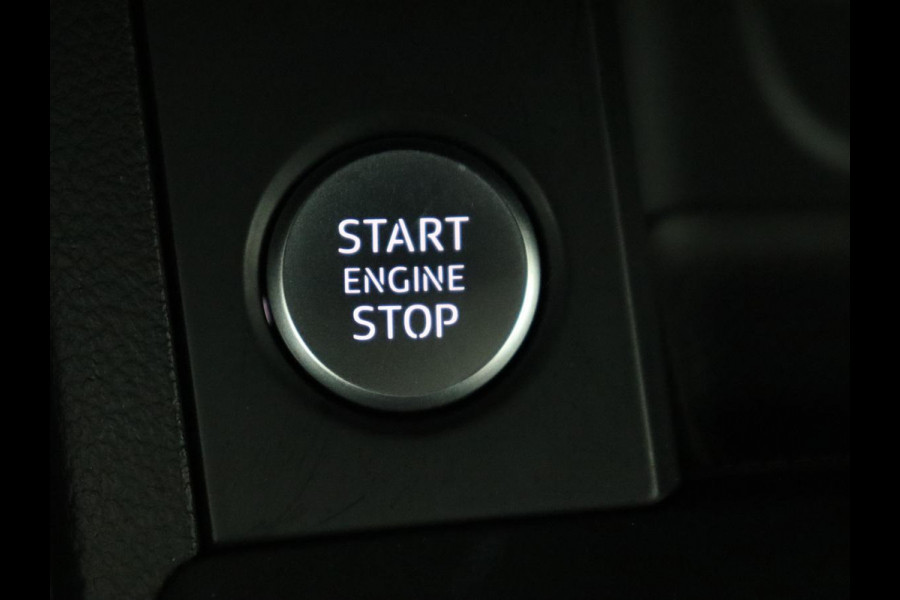 Audi A4 35 TFSI S edition | Leder | Stoelverwarming | Adaptive cruise | Memory | Camera | Carplay | Side Assist | Navigatie | Full LED | Climate control | S Line