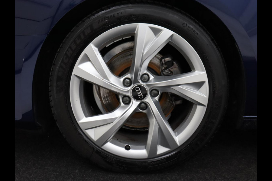 Audi A4 35 TFSI S edition | Leder | Stoelverwarming | Adaptive cruise | Memory | Camera | Carplay | Side Assist | Navigatie | Full LED | Climate control | S Line