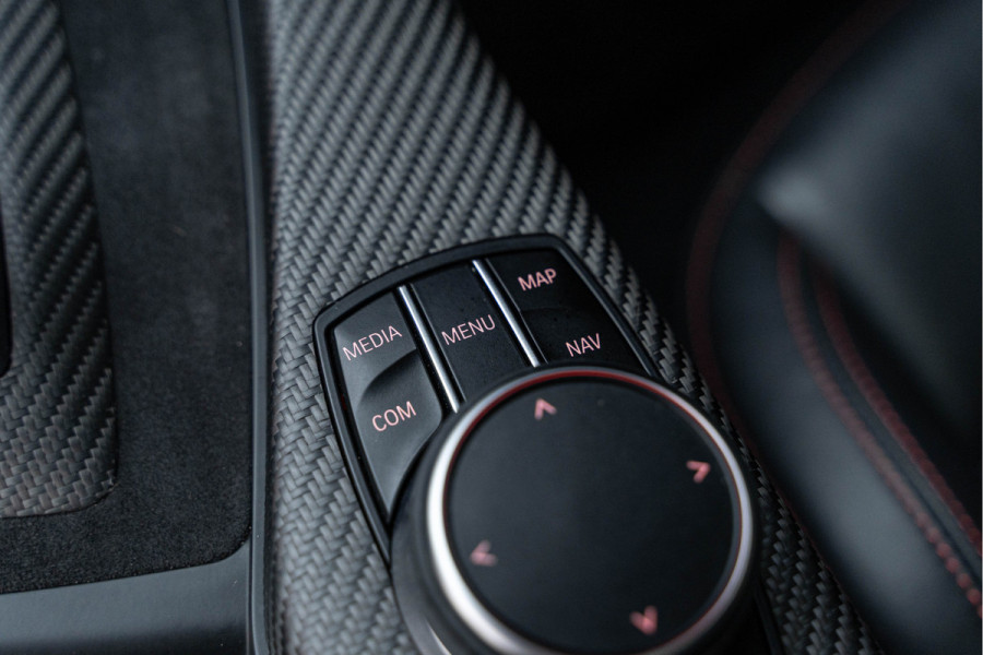 BMW 2 Serie Coupé M2 DCT | NOVA PERFORMANCE 19 INCH CUSTOM WHEELS | CS STOELEN | CS STUUR | CARBON INTERIEUR EN EXTERIEUR| voorzien van Target Blu Eye 2 en Laser Track Flare