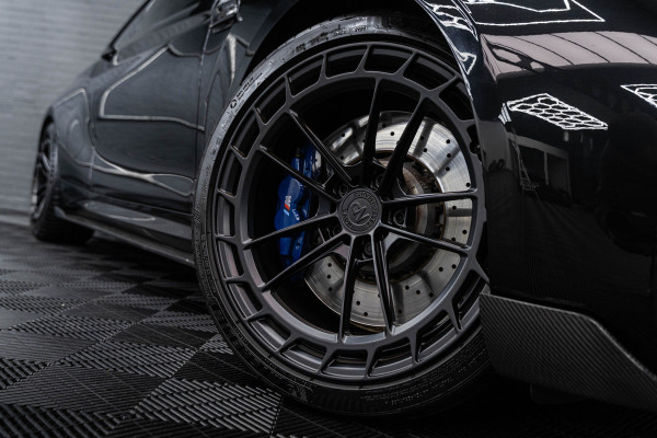 BMW 2 Serie Coupé M2 DCT | NOVA PERFORMANCE 19 INCH CUSTOM WHEELS | CS STOELEN | CS STUUR | CARBON INTERIEUR EN EXTERIEUR| voorzien van Target Blu Eye 2 en Laser Track Flare
