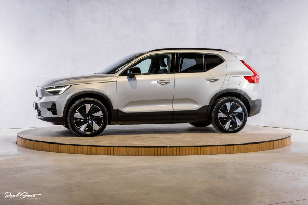 Volvo XC40 Recharge Twin Plus 82 kWh | Zwenkbare trekhaak | Adaptieve cruise | Blis | Full LED |