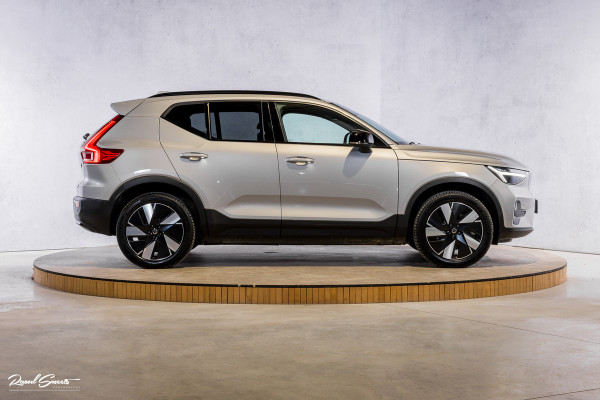 Volvo XC40 Recharge Twin Plus 82 kWh | Zwenkbare trekhaak | Adaptieve cruise | Blis | Full LED |