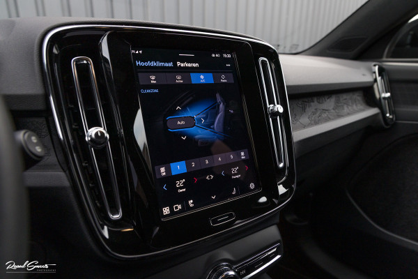 Volvo XC40 Recharge Twin Plus 82 kWh | Zwenkbare trekhaak | Adaptieve cruise | Blis | Full LED |