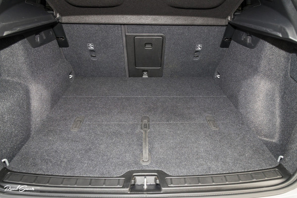 Volvo XC40 Recharge Twin Plus 82 kWh | Zwenkbare trekhaak | Adaptieve cruise | Blis | Full LED |