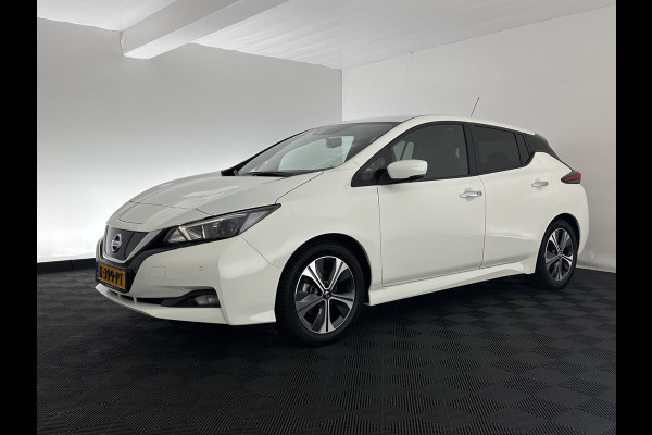 Nissan Leaf N-Connecta 40 kWh Aut. *ADAPTIVE-CRUISE | NAVI-FULLMAP | TOPVIEW | CARPLAY | KEYLESS | BLIND-SPOT |  DIGI-COCKPIT | COMFORT-SEATS | DAB | ECC | PDC | HEATED-SEATS | 17"ALU*