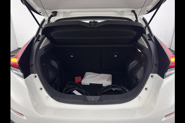 Nissan Leaf N-Connecta 40 kWh Aut. *ADAPTIVE-CRUISE | NAVI-FULLMAP | TOPVIEW | CARPLAY | KEYLESS | BLIND-SPOT |  DIGI-COCKPIT | COMFORT-SEATS | DAB | ECC | PDC | HEATED-SEATS | 17"ALU*