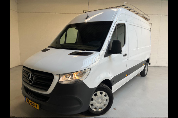 Mercedes-Benz Sprinter Automaat 211 2.2 CDI L2H2 3Persoons, Imperiaal + Trap, Kast, M-BUX, Trekhaak, RIJKLAARPRIJS! NETTE BUS!