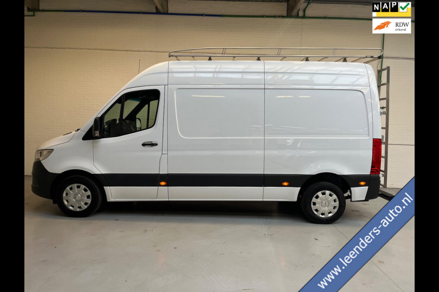 Mercedes-Benz Sprinter Automaat 211 2.2 CDI L2H2 3Persoons, Imperiaal + Trap, Kast, M-BUX, Trekhaak, RIJKLAARPRIJS! NETTE BUS!