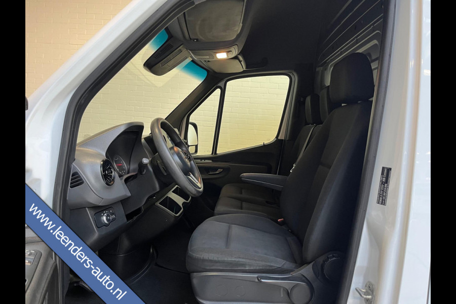 Mercedes-Benz Sprinter Automaat 211 2.2 CDI L2H2 3Persoons, Imperiaal + Trap, Kast, M-BUX, Trekhaak, RIJKLAARPRIJS! NETTE BUS!