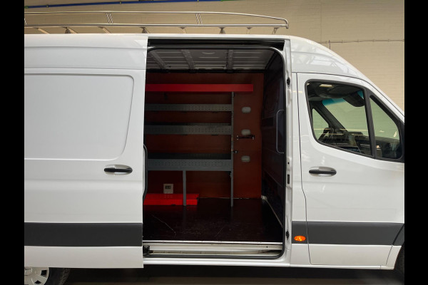 Mercedes-Benz Sprinter Automaat 211 2.2 CDI L2H2 3Persoons, Imperiaal + Trap, Kast, M-BUX, Trekhaak, RIJKLAARPRIJS! NETTE BUS!