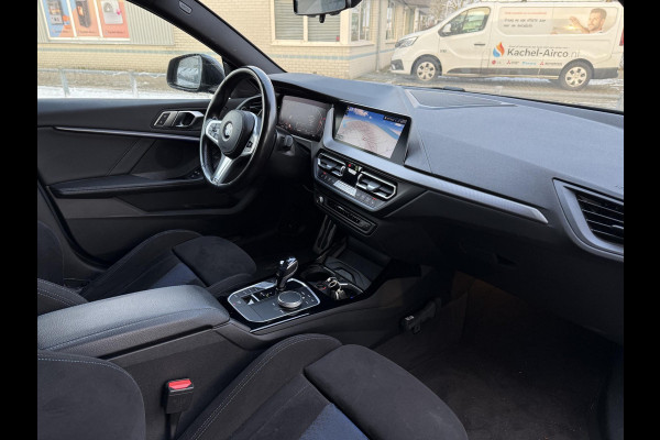 BMW 2 Serie Gran Coupé 218i Aut. M-Sport | Carplay | Camera | Sport Stoelen |